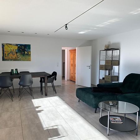 Ferienwohnung Ruhig, Sonnig Und Etwas Speziell Hilzingen Exterior foto