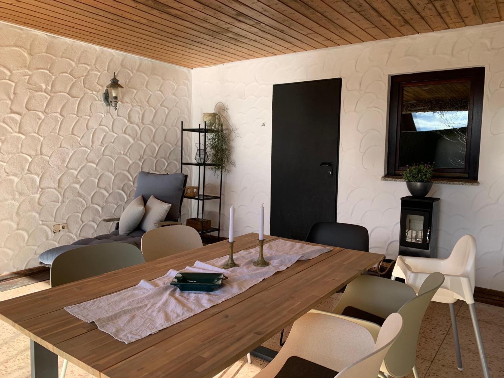 Ferienwohnung Ruhig, Sonnig Und Etwas Speziell Hilzingen Exterior foto