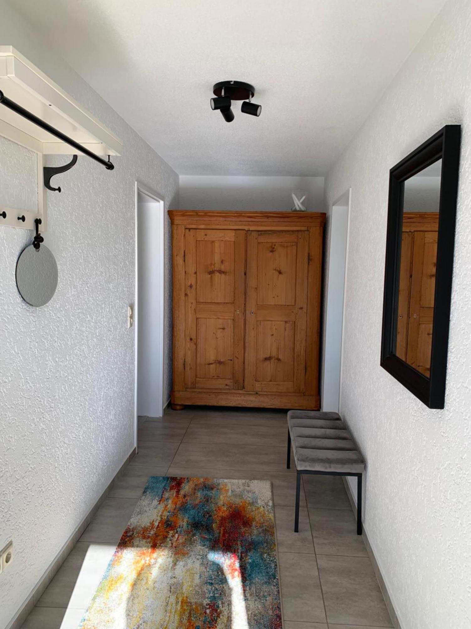 Ferienwohnung Ruhig, Sonnig Und Etwas Speziell Hilzingen Exterior foto