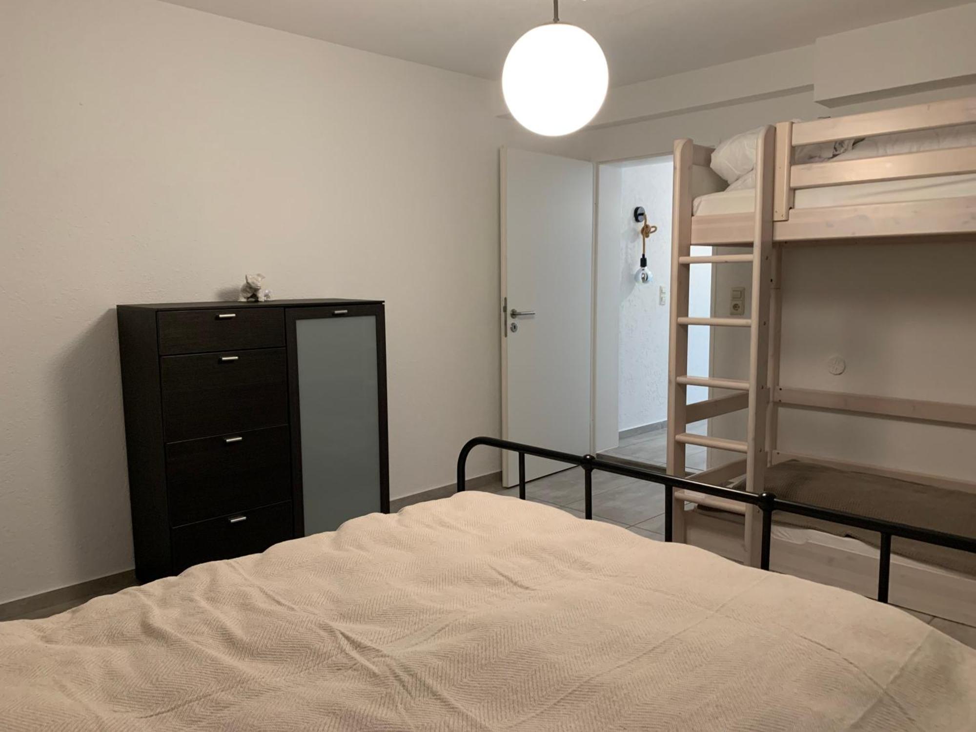 Ferienwohnung Ruhig, Sonnig Und Etwas Speziell Hilzingen Exterior foto