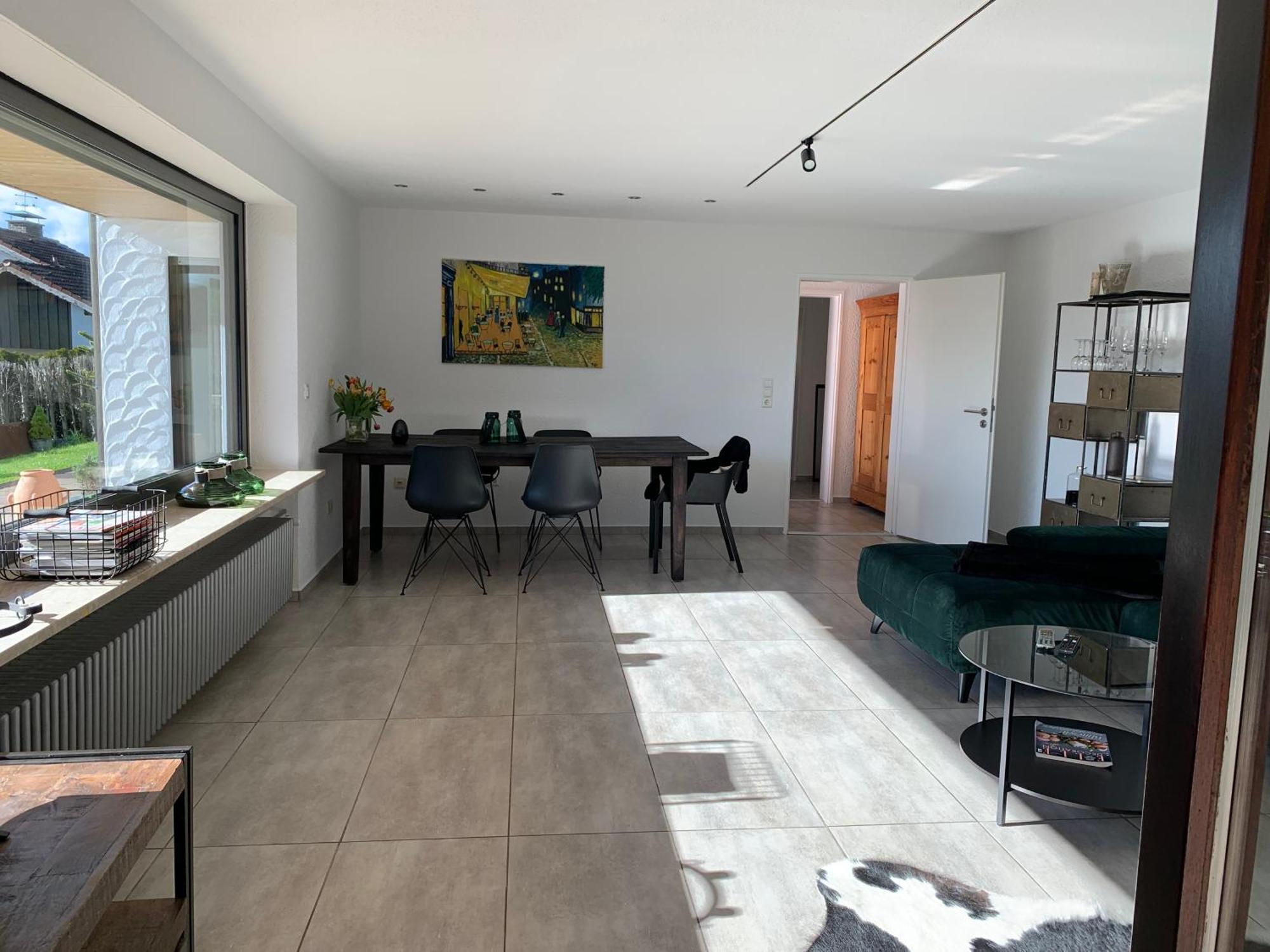 Ferienwohnung Ruhig, Sonnig Und Etwas Speziell Hilzingen Exterior foto