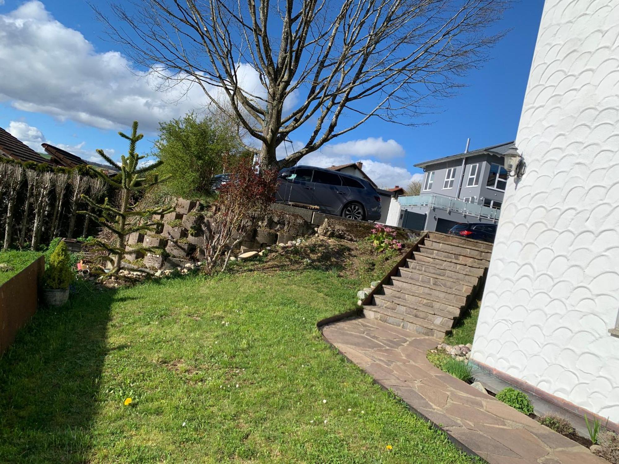 Ferienwohnung Ruhig, Sonnig Und Etwas Speziell Hilzingen Exterior foto
